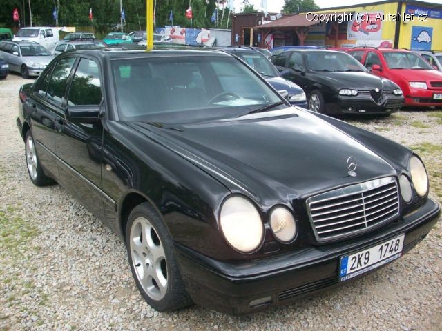 mercedes-benz-tridy-e_870484504_2.jpg