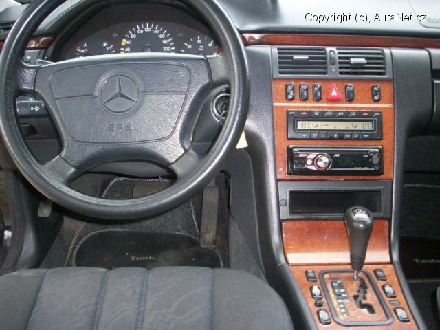 mercedes-benz-tridy-e_870484504_9.jpg